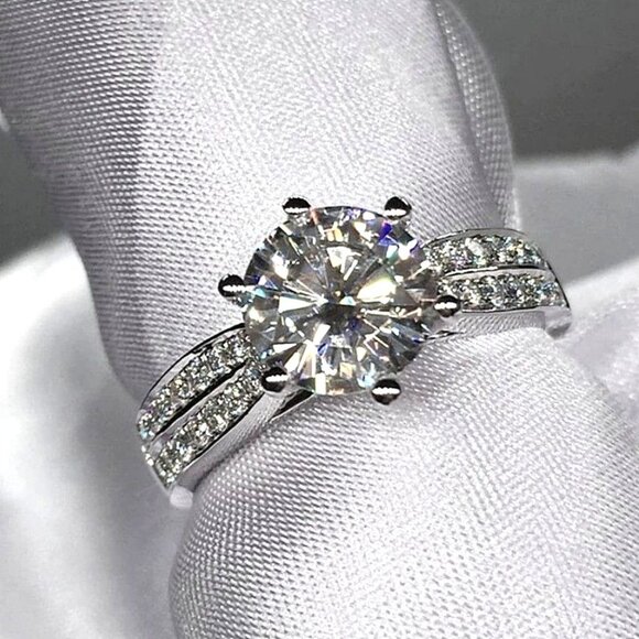 Everly Shay Size 8 Brilliant Cubic Zirconia 925 Sterling Silver Ring Gift Boxed - Picture 2 of 9